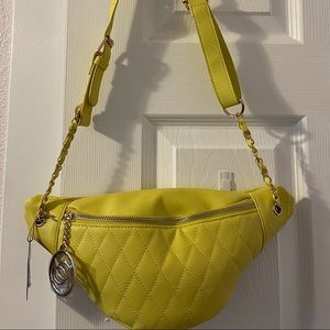 Cute belt bag w/ tags